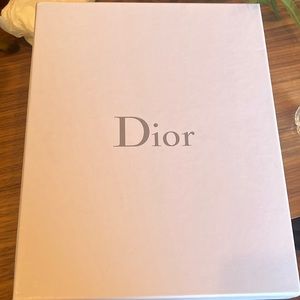Dior box